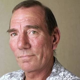 Pete Postlethwaite