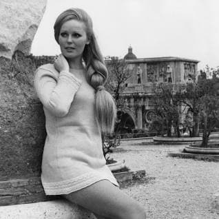 Veronica Carlson