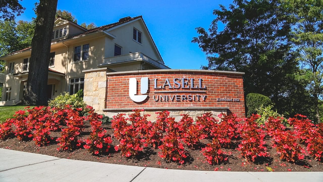 Lasell University Featured Image