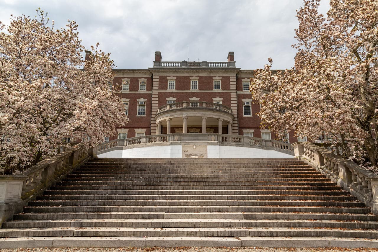 Fairleigh Dickinson University Florham Campus Featured Image