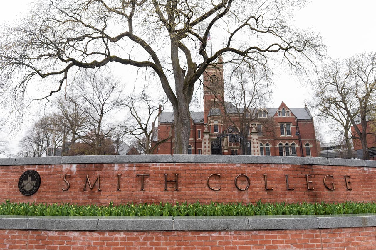 Smith College Featured Image