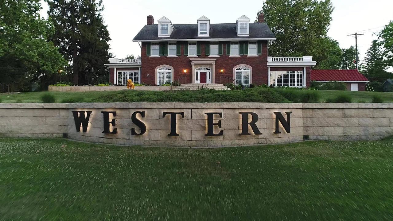 Western Illinois University Featured Image